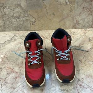 Tom’s sneaker boots size 7.5